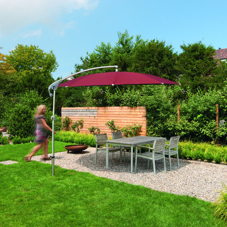 Sonnenschutzschirm im Garten