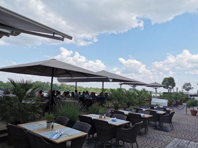 Hilton Vienna Danube – Neubespannung